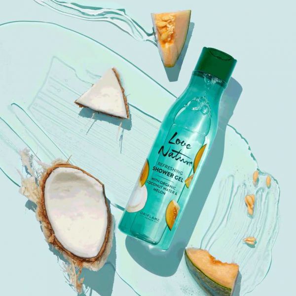 Gel de Duche Refrescante com Água de Coco e Melão Biológicos Love Nature - Image 3